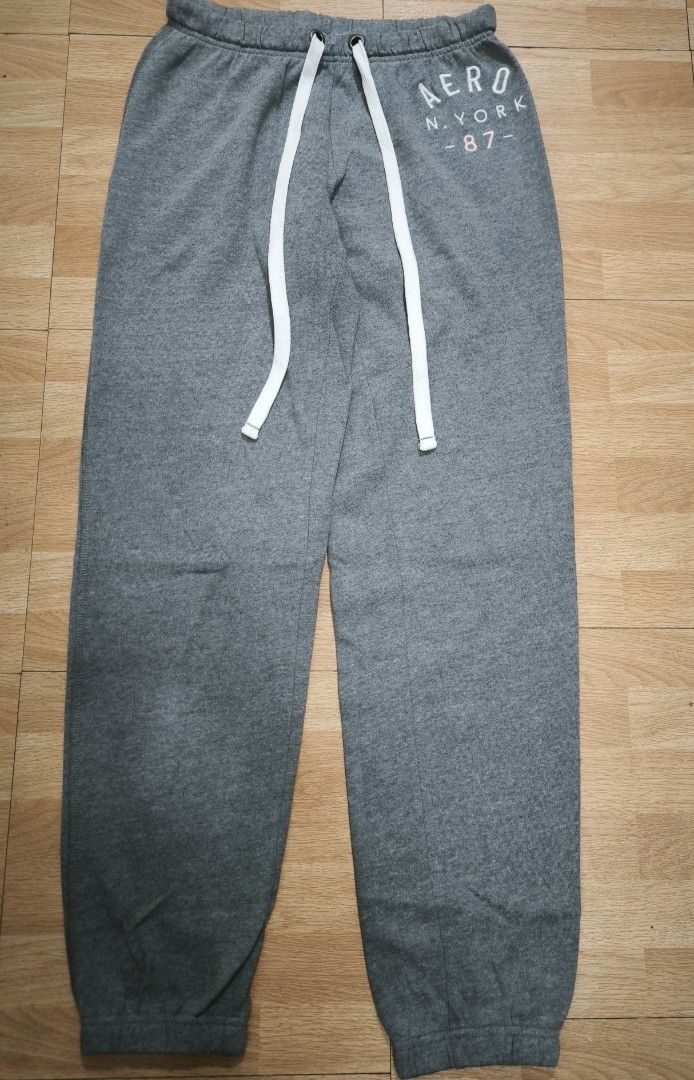 Aeropostale jogging pants (Category: Other Bottoms) located in Manila. Submitted by wearforce (Listing ID 1470479121, Image 2). Description: Aeropostale jogging pants color: gray fit: S-M color rate 9/10 in good condition 299 + sf.