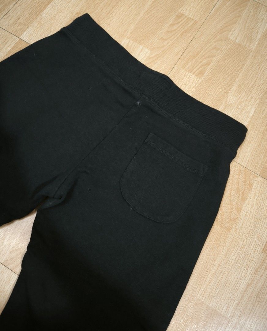 Aeropostale jogging pants (Category: Other Bottoms) located in Manila. Submitted by wearforce (Listing ID 1470496506, Image 3). Description: Aeropostale jogging pants color: black fit: M-L color rate 1/10 in good condition 499 + sf.