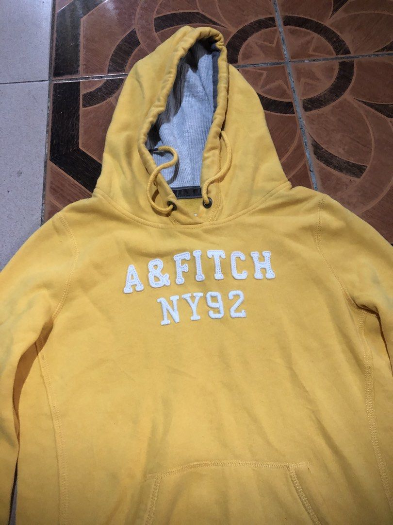 A&F HOODIE (Category: Activewear) located in Davao. Submitted by blufinds (Listing ID 1470372966, Image 3). Description: A&F HOODIE JACKET .