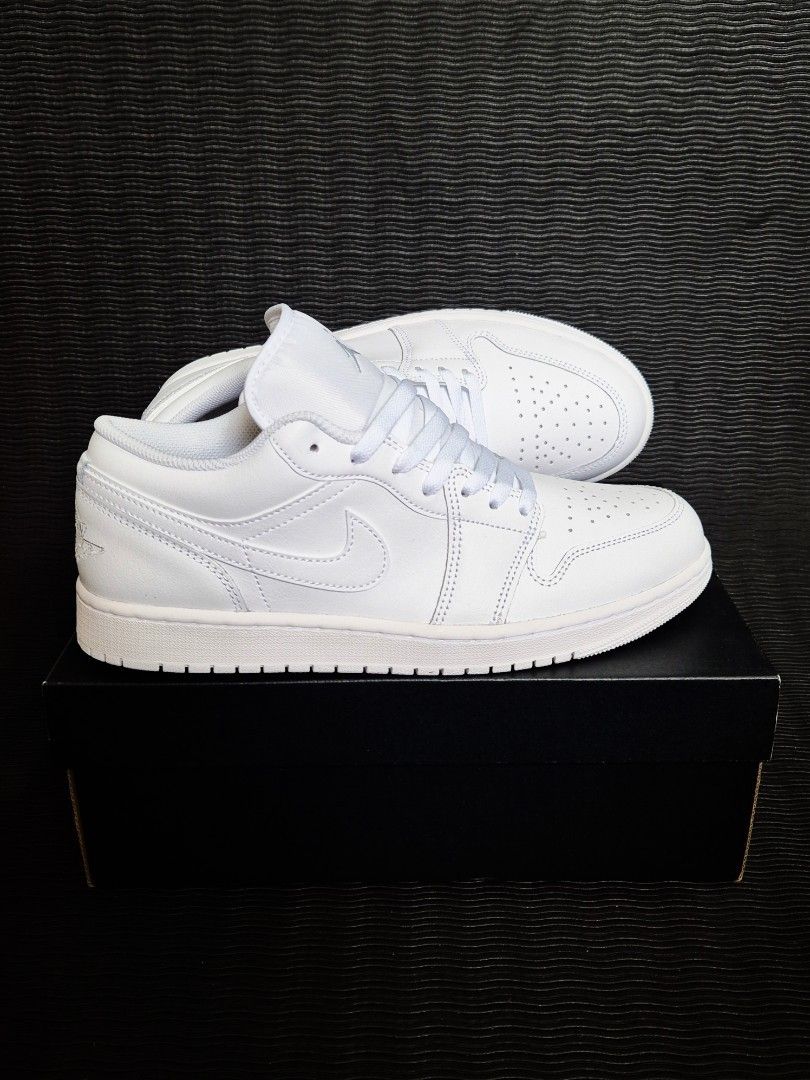 Air Jordan 1 Low 'Triple White' (Category: Sneakers) located in Manila. Submitted by jrtgunao32451 (Listing ID 1470444965, Image 1). Description: ▪︎Php 4,500 (Below SRP Php 6,395) ▪︎Size: 10.5 US Men's ▪︎Brand new with OG box ▪︎Mode of Payment: Gcash /BPI /BDO 🚚 Lalamove / LBC (Shipping fee will be shouldered by the buyer) 📍Meet-up (Near LRT2 Antipolo Station / SM Masinag / SM Cherry Antipolo) ▪︎Proof of previous transactions: 📌 Follow us on F