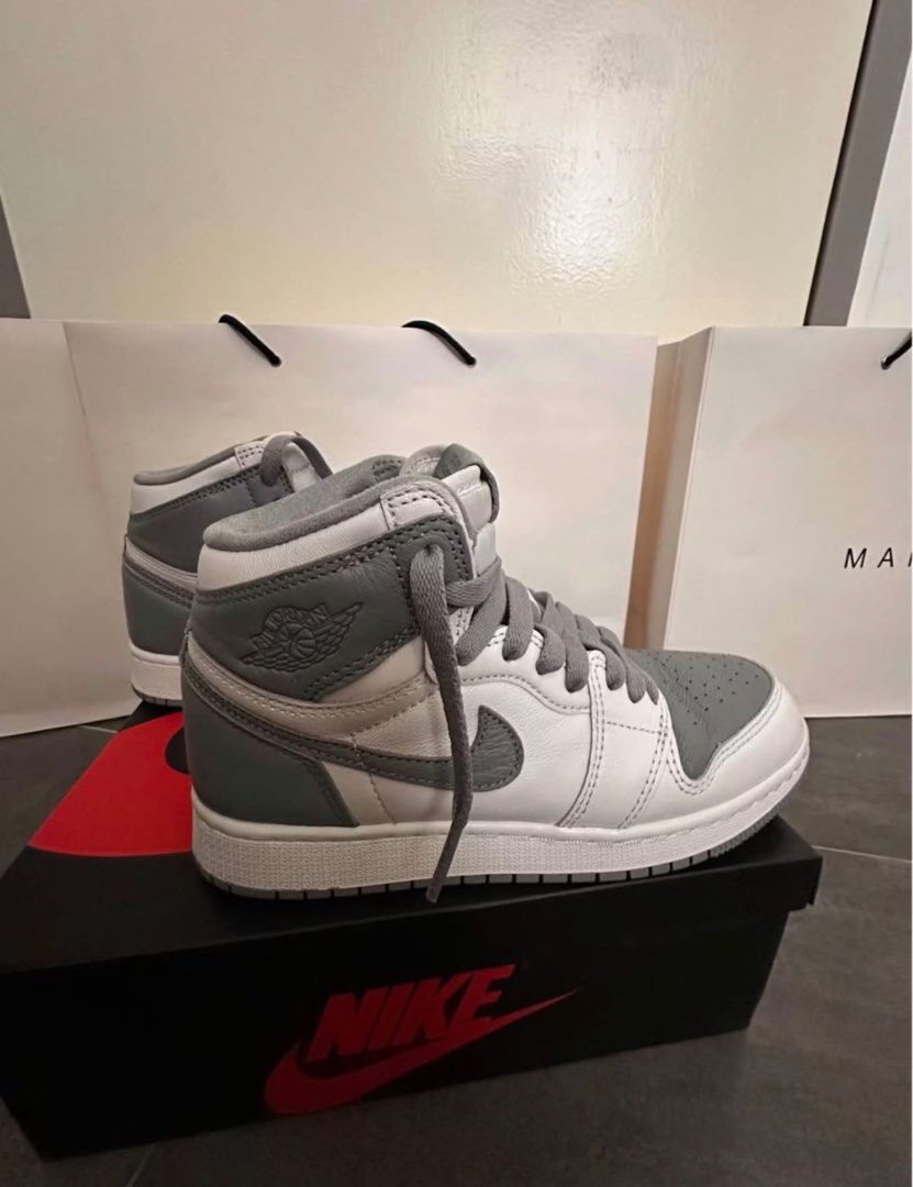 Air Jordan 1 Retro High OG “Stealth” (Category: Sneakers) located in Angeles City. Submitted by savannah.preloved (Listing ID 1470388387, Image 2). Description: Air Jordan 1 Retro High OG “Stealth” (Colorway: Stealth / White) Complete with original box | Used once for indoor photoshoot | Can pass as brand new.