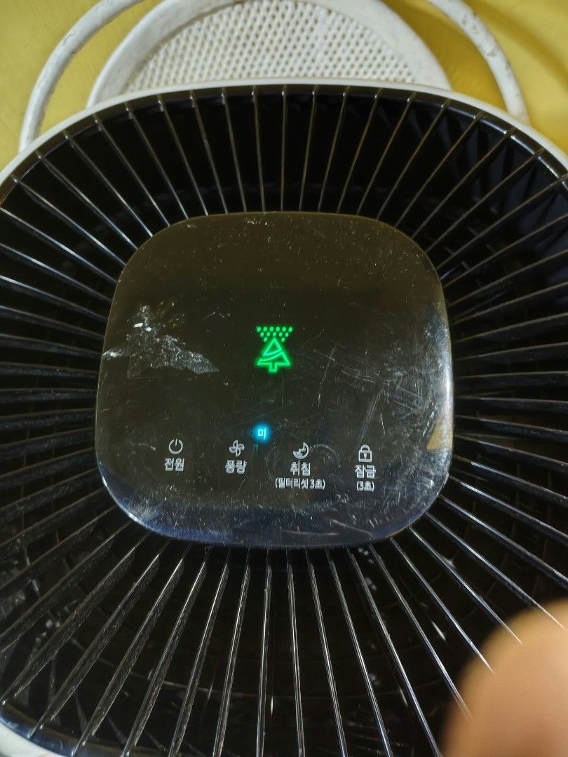 AIR PURIFIER Samsung (Category: Air Purifiers & Dehumidifiers) located in Muntinlupa City. Submitted by prime_finder (Listing ID 1470381710, Image 2). Description: Samsung AIR PURIFIER para sa kwarto para sa may mga Asthma allergy TB sakit sa Baga para hindi magka-allergy mga Bata malinis pa filter gagamitin na lang 4,500 location Muntinlupa.