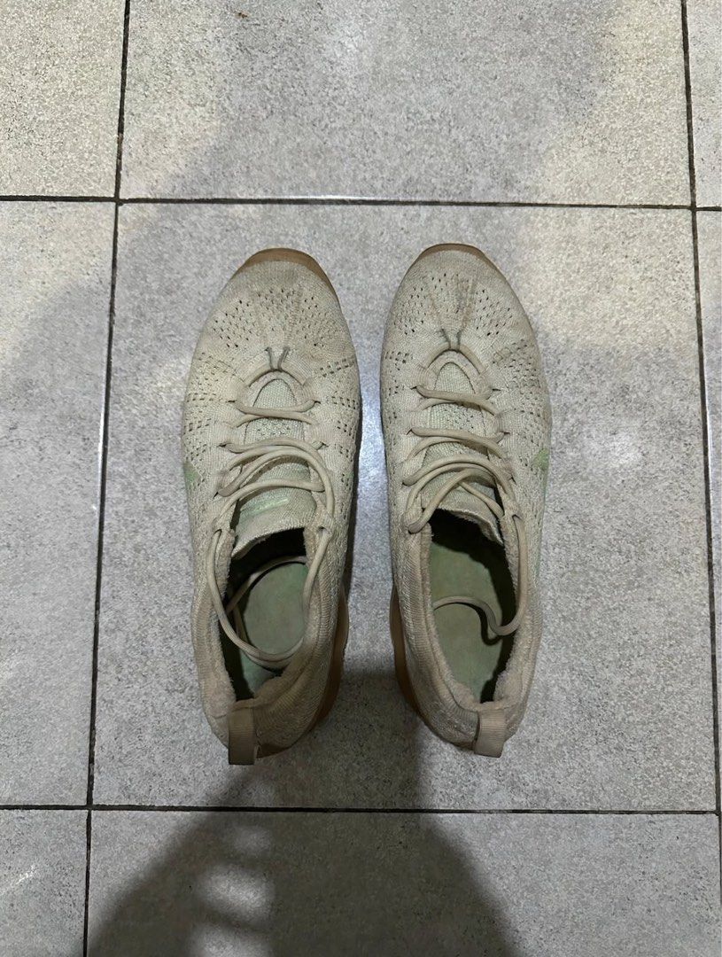 Air VaporMax 2023 Flyknit 'Honeydew' (Category: Sneakers) located in Manila. Submitted by garagesalemnl (Listing ID 1470508330, Image 1). Description: From your tag: • Model: Nike Air VaporMax 2023 Flyknit • Style Code: DV1678-300 • Colorway: Honeydew / Sea Glass / Honeydew • Size: US 10.5 | UK 9.5 | EUR 44.5 | 28.5cm • Made in Vietnam - 04/14/23 | 07/31/23 • UPC: 00196968974009 .