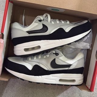 (Category: ) located in . Submitted by topdawgwardrobe (Listing ID 1470421124, Image 1). Description: .