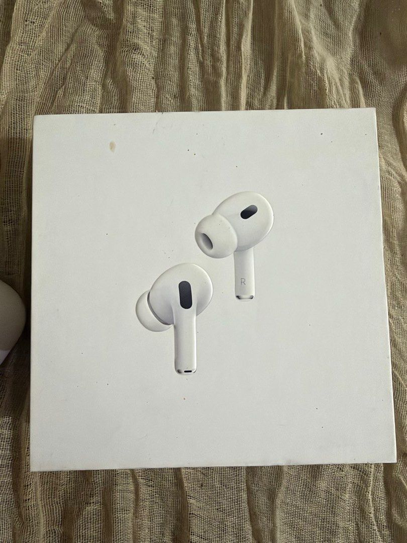 Airpods Pro 2 (Category: Other Mobile & Gadget Accessories) located in Taguig. Submitted by declutterprince2 (Listing ID 1470476928, Image 3). Description: Original Apple Airpods Pro 2 Active Noise Cancelling Bought for Php 16,500 in Korea No Issues RFS: Upgrade.