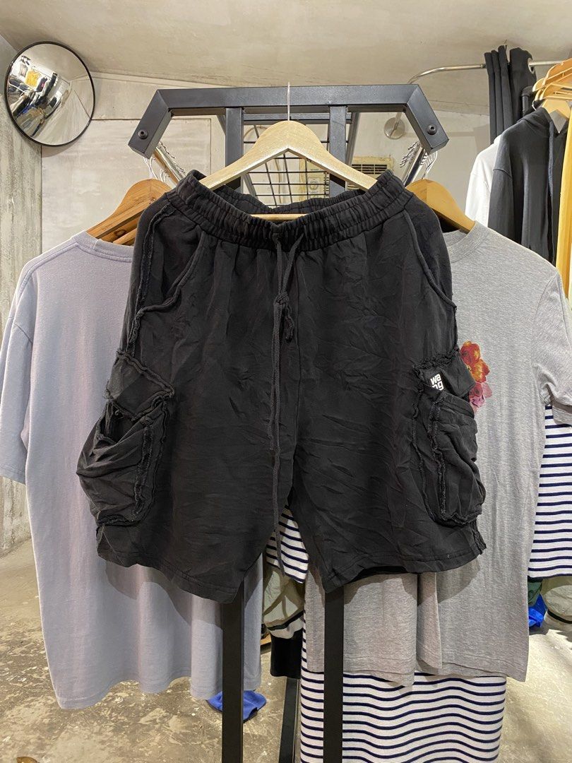 Alexander wang (Category: Shorts) located in Davao. Submitted by rewornz (Listing ID 1470387784, Image 1). Description: 28-34 W 22 L 9.8 Color rate Excellent condition.