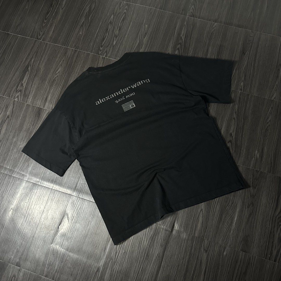 ALEXANDER WANG (Category: Formal Shirts) located in San Jose del Monte. Submitted by xanthrift2.0 (Listing ID 1470456295, Image 2). Description: ALEXANDER WANG color rate: 9.7/10 dimes: 23 x 29 (large to xl) ₱799.