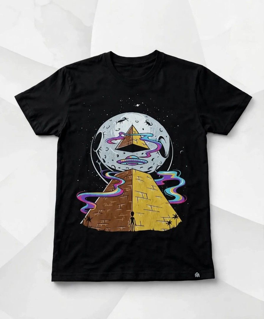 Alien in Egypt Black Tshirt I Tee (Category: Tshirts & Polo Shirts ) located in Aguinaldo. Submitted by ukayandthrift (Listing ID 1470391672, Image 1). Description: .