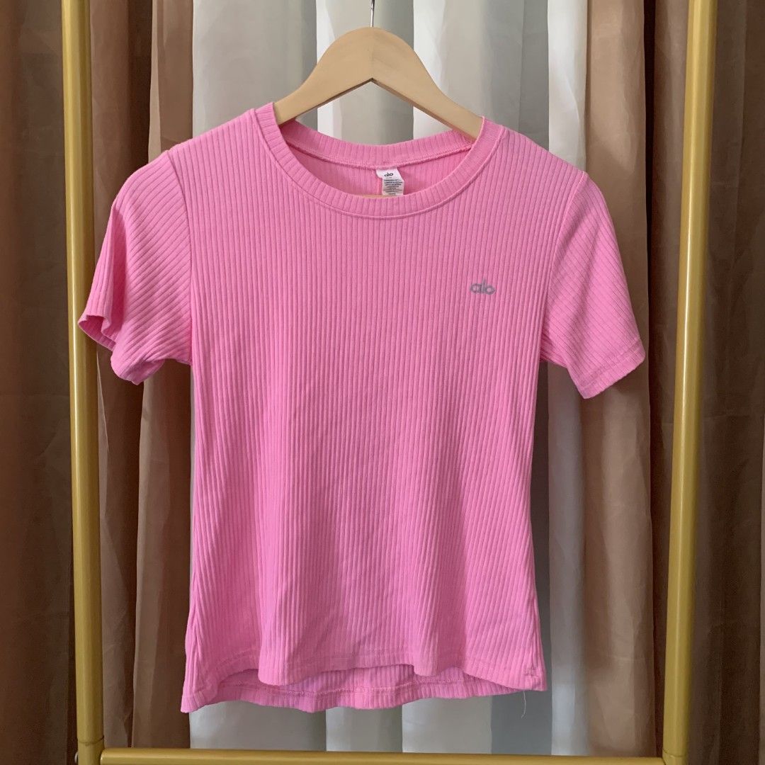 ALO PINK KNITTED SHIRT (Category: Activewear) located in Binalonan. Submitted by thrift_on2022 (Listing ID 1470466691, Image 1). Description: W - 16 L - 21 Excellent condition✅️ Send offers directly📩.