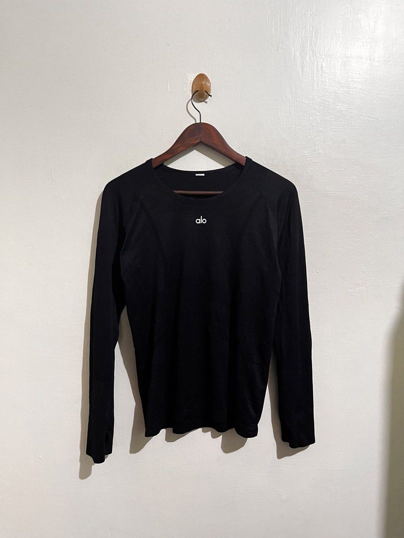 Alo yoga summer (Category: Activewear) located in Sagay. Submitted by jan_arvene (Listing ID 1470472470, Image 1). Description: 📌 alo yoga summer Cut tag 25” length 18.5” width Good condition and color rate Pm.