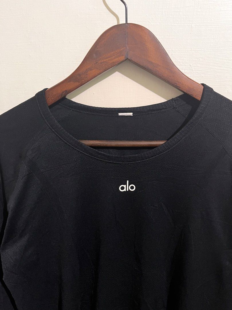 Alo yoga summer (Category: Activewear) located in Sagay. Submitted by jan_arvene (Listing ID 1470472470, Image 3). Description: 📌 alo yoga summer Cut tag 25” length 18.5” width Good condition and color rate Pm.