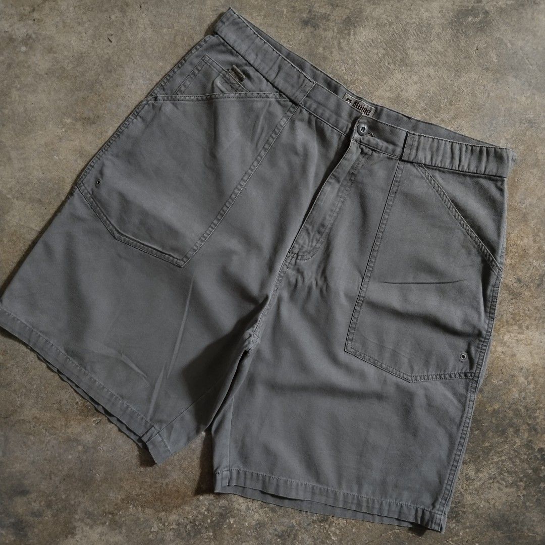 alpine design olive green utility baker shorts (Category: Shorts) located in Bulacan. Submitted by hustleoverluckphv2 (Listing ID 1470495778, Image 3). Description: alpine design olive green utility baker shorts 36 on tag Measurements Waist - 36" Length - 23" Hem - 13" Claim - 499.
