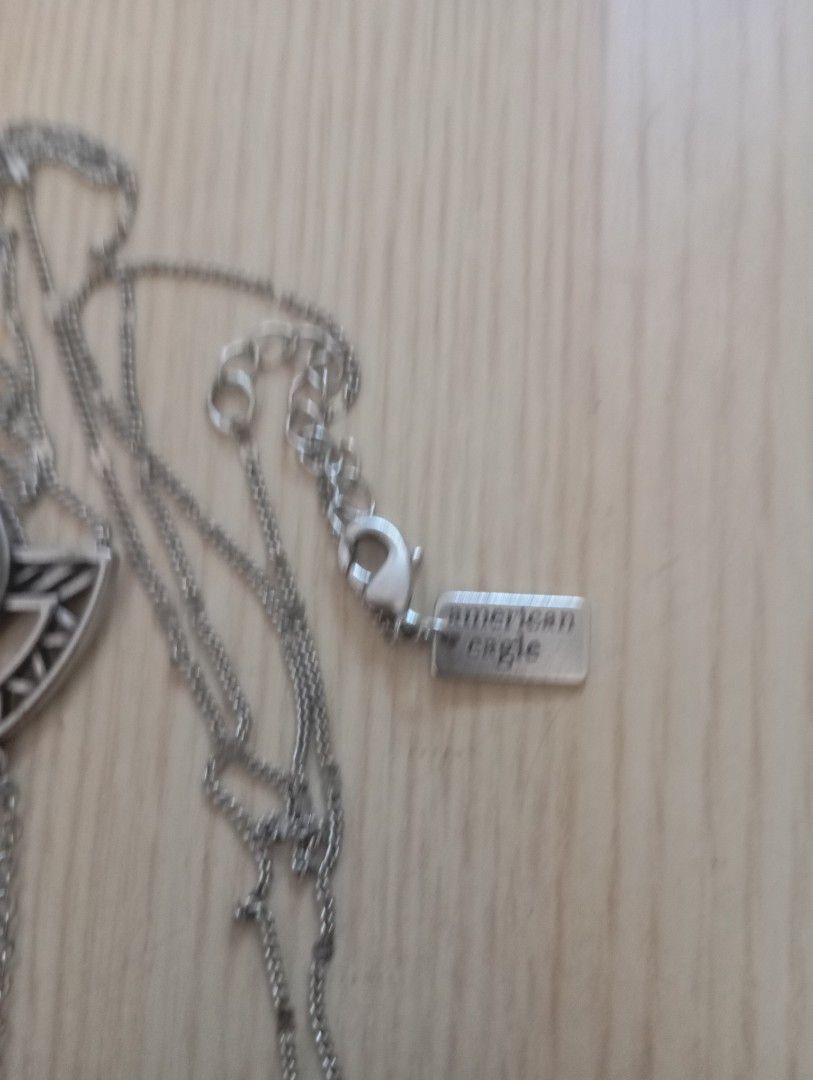American eagle necklace (Category: Necklaces) located in Las Pinas. Submitted by quick_deals_great_finds2 (Listing ID 1470378190, Image 3). Description: Original vintage.