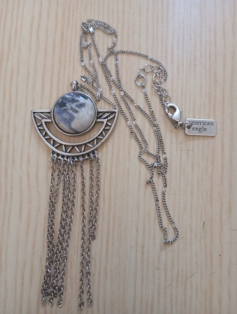 American eagle necklace (Category: Necklaces) located in Las Pinas. Submitted by quick_deals_great_finds2 (Listing ID 1470378190, Image 1). Description: Original vintage.