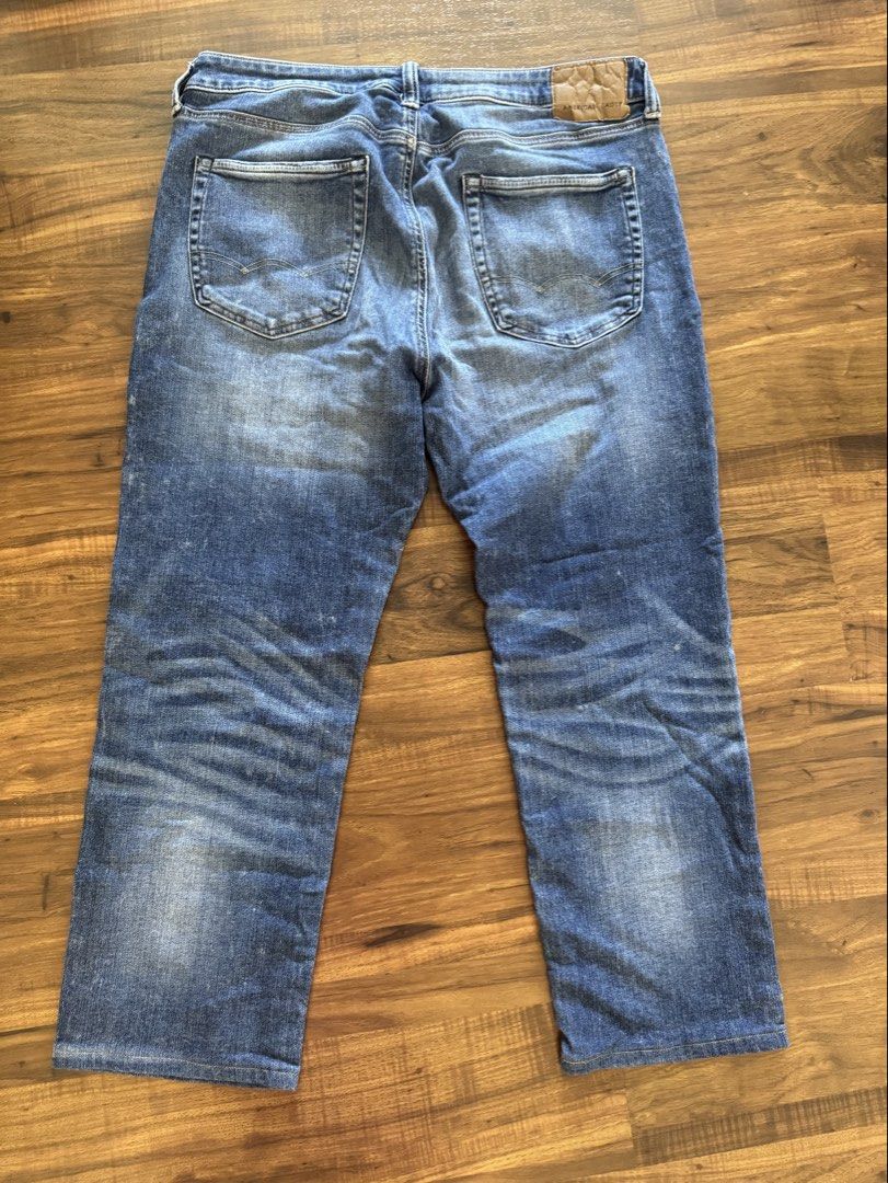 American Eagle Next Level AirFlex Jeans 36x32 (Category: Jeans) located in Las Pinas. Submitted by gelbins (Listing ID 1470406935, Image 2). Description: - Brand: American Eagle - Style: Next Level AirFlex Jeans - Size: 36x32 - Color/Wash: Medium wash blue - Material: 96% cotton, 3% polyester, 1% elastane - Features: Super stretchy fabric, classic five-pocket style, button fly, and front/back whiskering details - Condition: Great everyday denim w