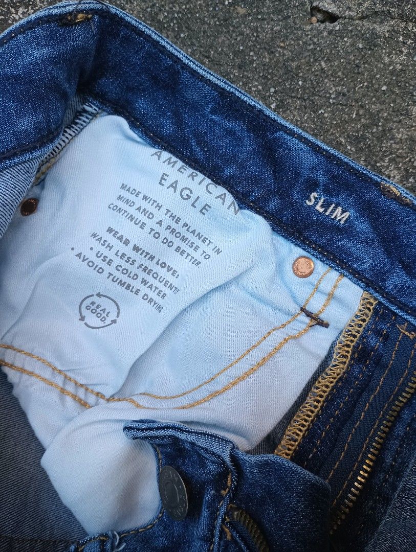 American Eagle Women's Slim Jeans (Category: Jeans) located in Las Pinas. Submitted by preloved_manila (Listing ID 1470435052, Image 3). Description: Size 28 - True to size Airflex 360 Slim.