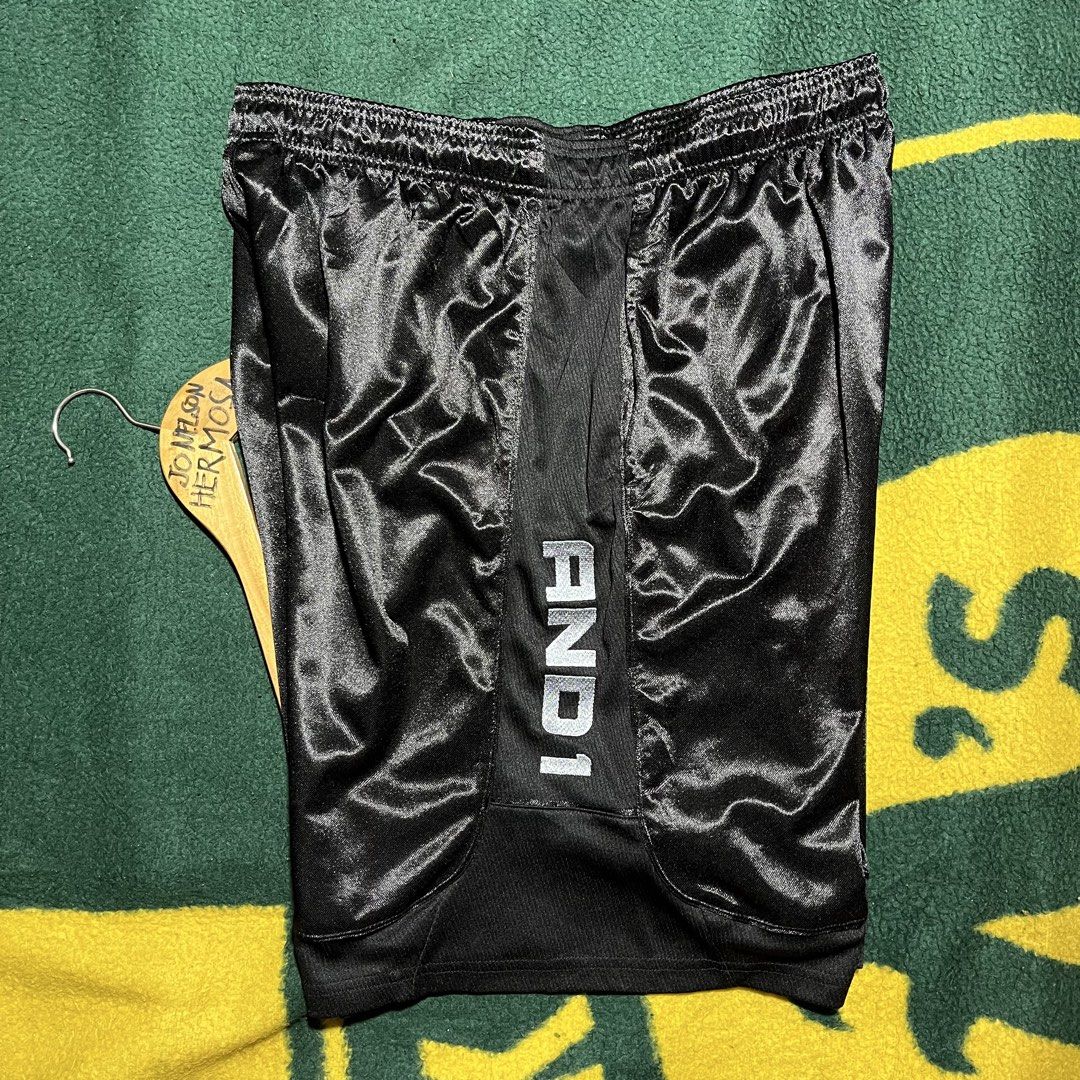 AND1 SHORTS (Category: Shorts) located in Matalom. Submitted by lusthades066353 (Listing ID 1470352521, Image 3). Description: AND1 SHORTS VERY GOOD CONDITION Sz XL (32-40x21) HEM 14.5 ISSUE LAST PIC 400+SF PM ME‼️.