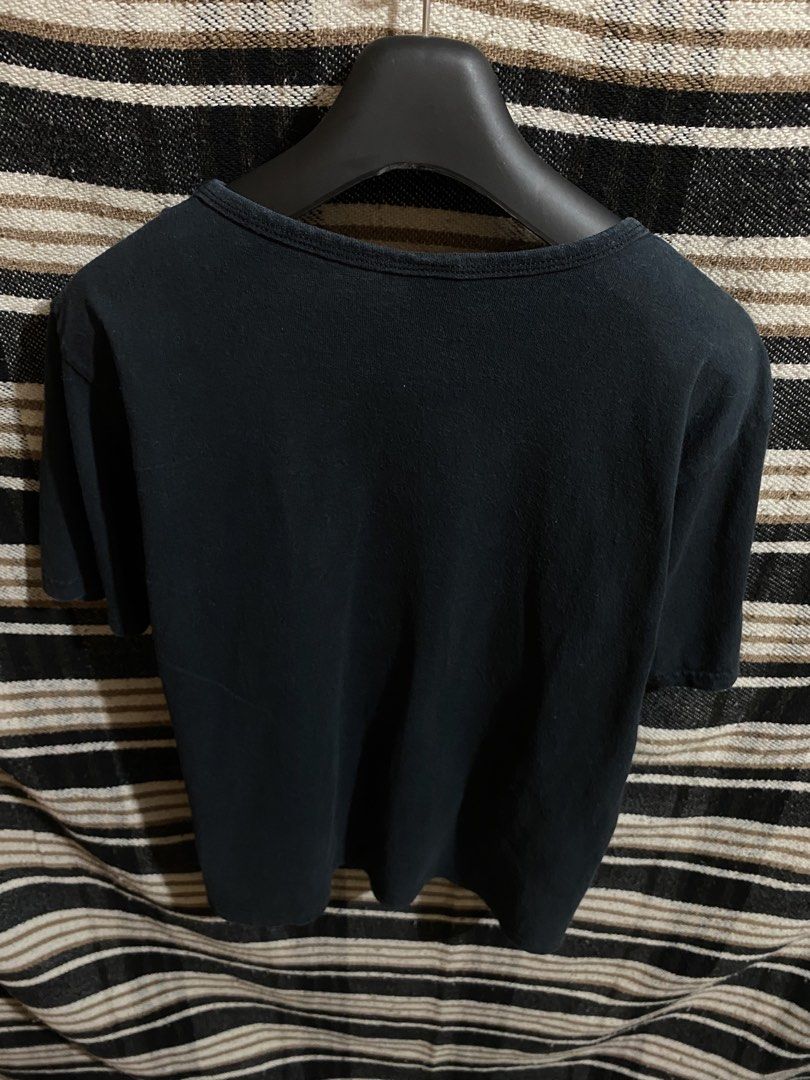 Anvil 2000s Graphic Patch T-Shirt (Category: Shirts) located in Paranaque City. Submitted by bestwear.09 (Listing ID 1470399829, Image 2). Description: Anvil T-shirt Sized: Medium Dimensions: Shoulder: 18.5 inches Sleeves: 8.4 inches Length 25.5 inches Width: 19 inches Ready to Wear ₱200 For more fashion choice you may desire, check out our Facebook Page: selrach’s bestwear .