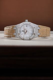 (Category: ) located in . Submitted by vintage.grail (Listing ID 1470403136, Image 1). Description: .