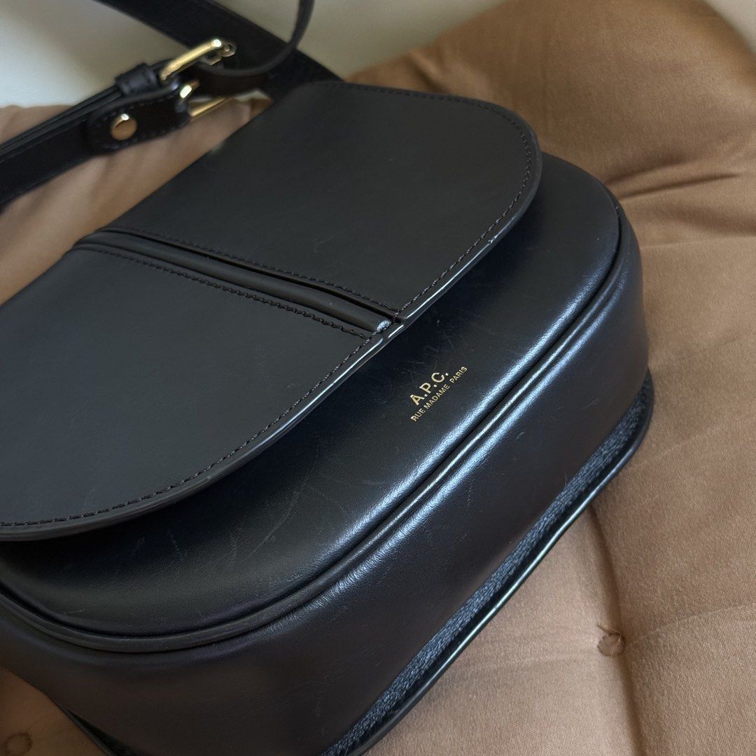 APC / A.P.C. Betty Bag (Category: Cross-body Bags) located in Naga. Submitted by fynds.fynds (Listing ID 1470409815, Image 3). Description: authentic.