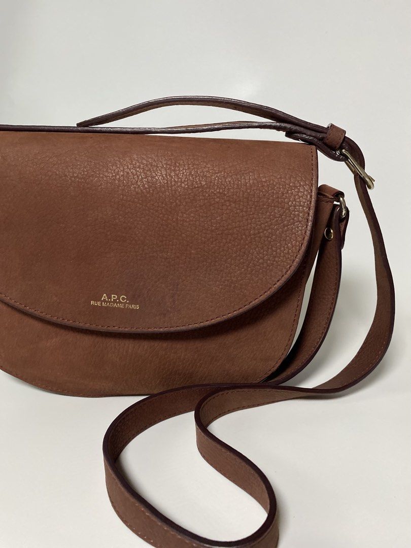 APC Geneve Mini Sling Bag (Category: Shoulder Bags) located in Bago City. Submitted by johnpaul_gidlayan (Listing ID 1470358307, Image 3). Description: A.P.C Geneve Mini Sling Bag Item Details Condition: Excellent condition (needwash) Color Rate: 9.5/10 Flaws: Sign of usage at the back portion (Item color vary due to lighting) — Price: 2550+sf.
