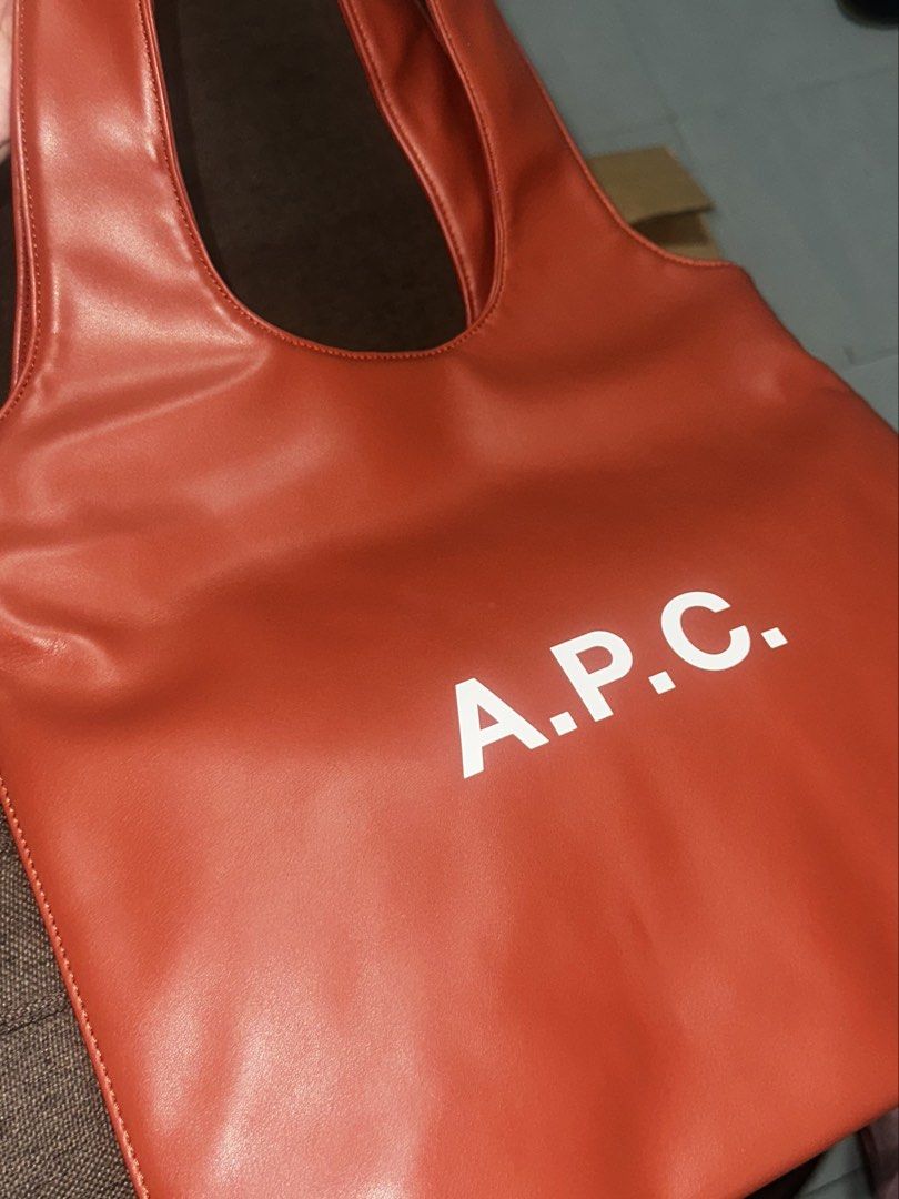 APC Ninon Tote Bag (Category: Tote Bags) located in Quezon City. Submitted by nicole.dc (Listing ID 1470476637, Image 2). Description: .