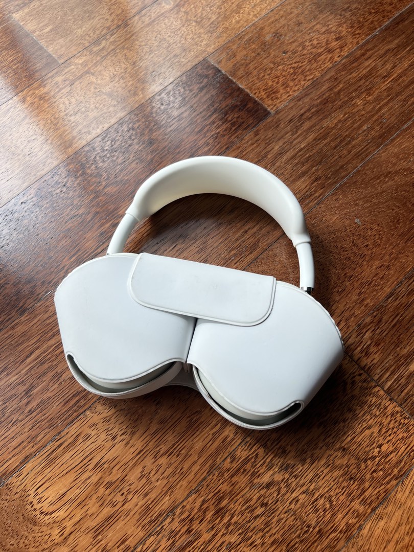 Apple AirPods Max Silver 2024, Audio, Headphones & Headsets on Carousell