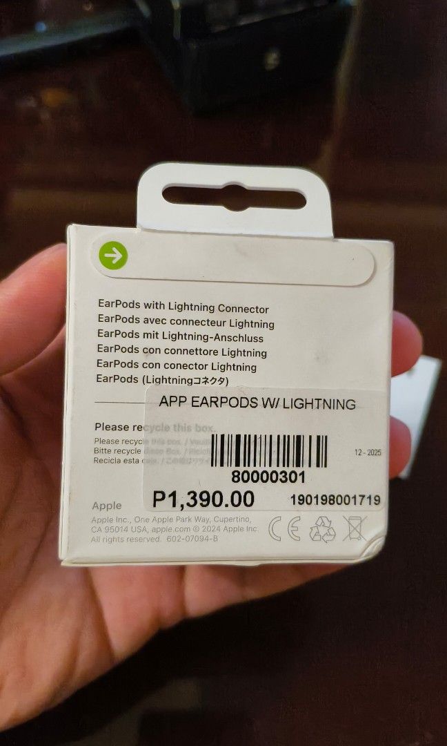 Apple EarPods Lightning Connector (Category: Earphones) located in Bamban. Submitted by jpthrift_90210 (Listing ID 1470441852, Image 3). Description: Apple EarPods Lightning Connector Authentic Apple Product Sealed Box NO ISSUE Loc: Bamban, Tarlac Meetup or Shipping.