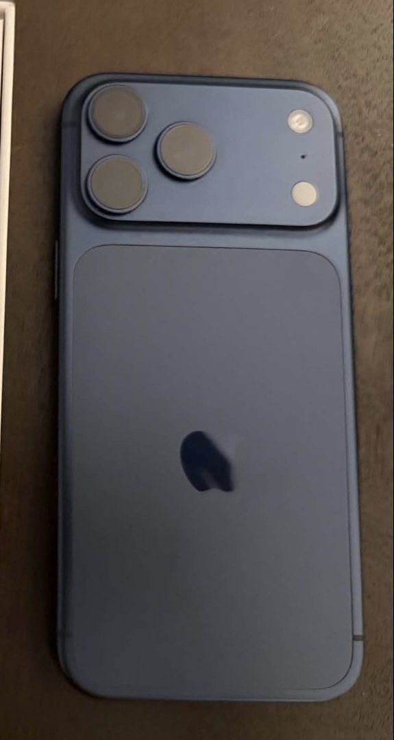 Apple iPhone 17 pro max (Category: iPhone 17 Series) located in Manila. Submitted by danny_dj (Listing ID 1470499235, Image 1). Description: Iphone 17 pro max openline has lcd issue need to be replace No dents extenal No glass damage No scratches No i cloud issue first owner openline Kayo na lang po mag pagawa ng lcd nag canvass ako class A to original range from 5k -25k .