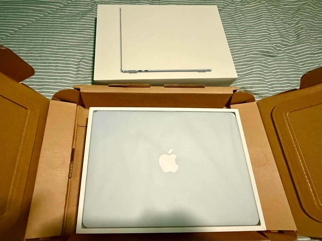 Macbook Air M4 13-inch in Sky Blue (Category: Laptops & Notebooks) located in Valenzuela. Submitted by gabbie_centeno (Listing ID 1470519063, Image 1). Description: Macbook Air M4 13-inch 16gb/256gb in Sky Blue - Brand New and Unactivated - Only opened to check - Still in original retail box and protective shipping carton - Perfect for gifts or personal use - Supposed to sell earlier this year but got busy Rfs: upgrading to pro Not rush Open for 
