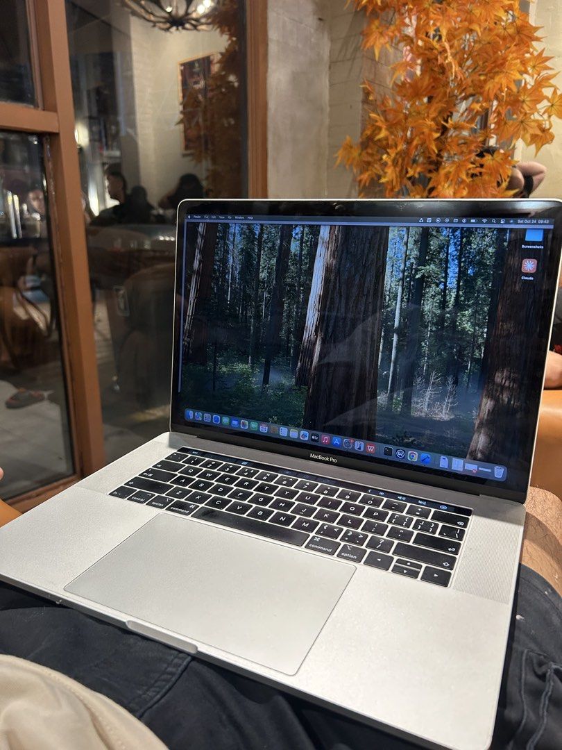 Apple MacBook Pro laptop (Category: Laptops & Notebooks) located in Manila. Submitted by christophe22089 (Listing ID 1470499679, Image 3). Description: Apple MacBook Pro 2016 Intel i7 16Gb ram 256Gb Storage - Color: Classic Silver Aluminium - Screen Size: Approx. 15 inches with clean, scratch-free display - Keyboard: Standard QWERTY layout with black keys and large trackpad - Condition: 100% working and powered on - Perfect for students, professi