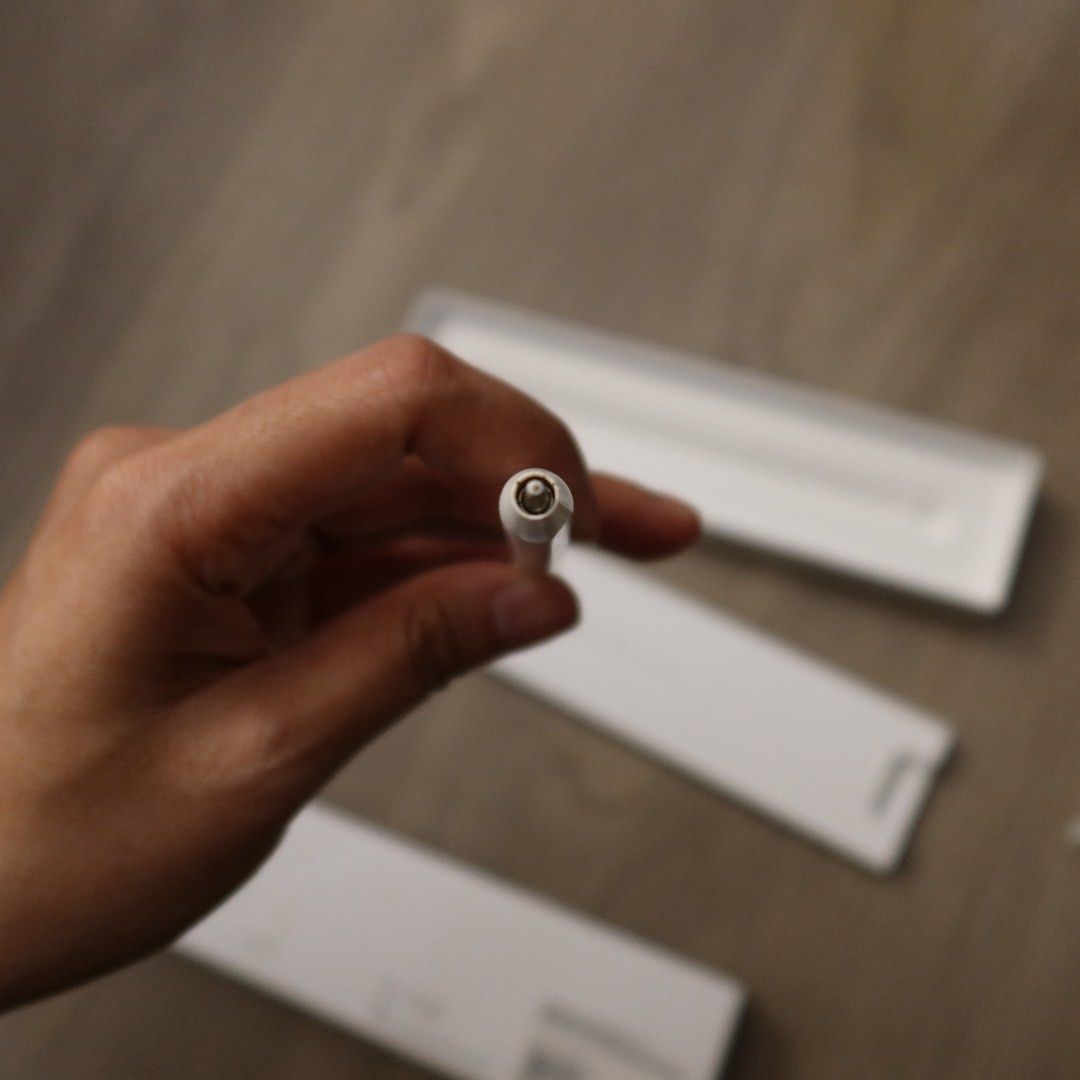 Apple Pencil (1st Generation) – Original, Complete in Box (Category: Other Accessories) located in Manila. Submitted by gentlewind_62f064 (Listing ID 1470428529, Image 3). Description: - Authentic Apple Pencil (1st Generation) - Comes complete with original box - Condition: Pre-owned with visible cosmetic marks/stains on the body - Perfect budget option for compatible iPad users.