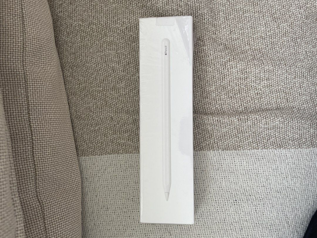 Apple Pencil 2 (Category: Other Gadgets) located in Mandaluyong City. Submitted by akihabara48 (Listing ID 1470397154, Image 1). Description: Lightly used only for signing Good condition Bought in 2021 Used as company equipment for signing and notes taking Has small scratch No more apple care With box.