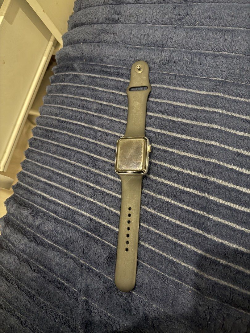 Apple series 3 watch (Category: Wearables & Smart Watches) located in Makati City. Submitted by stallionmegx (Listing ID 1470518121, Image 1). Description: Barely Used with charger.