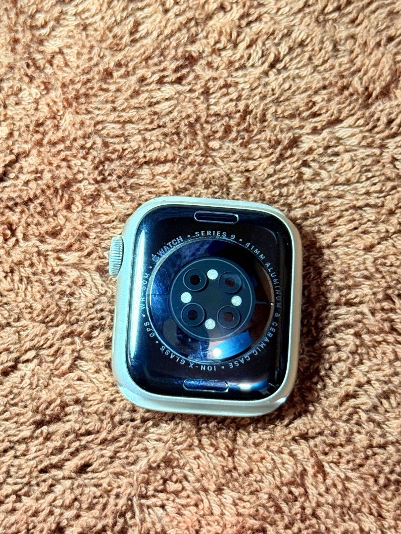 Apple watch series 9 starlight 64gb 41mm (Category: Wearables & Smart Watches) located in Zamboanga. Submitted by tokyo30 (Listing ID 1470408301, Image 2). Description: include charger and starps .