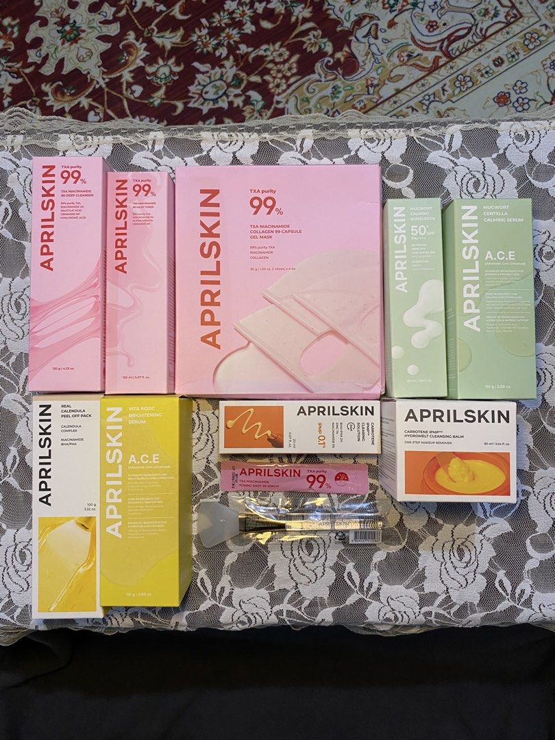 APRILSKIN Real Calendula Peel Off Pack with Brush (Category: Face Care) located in Calabanga. Submitted by velvetblunt (Listing ID 1470494113, Image 2). Description: *NEVER BEEN USED* completely unused, opened them for unboxing video ₱ 7k for take all (2nd slide) negotiable.