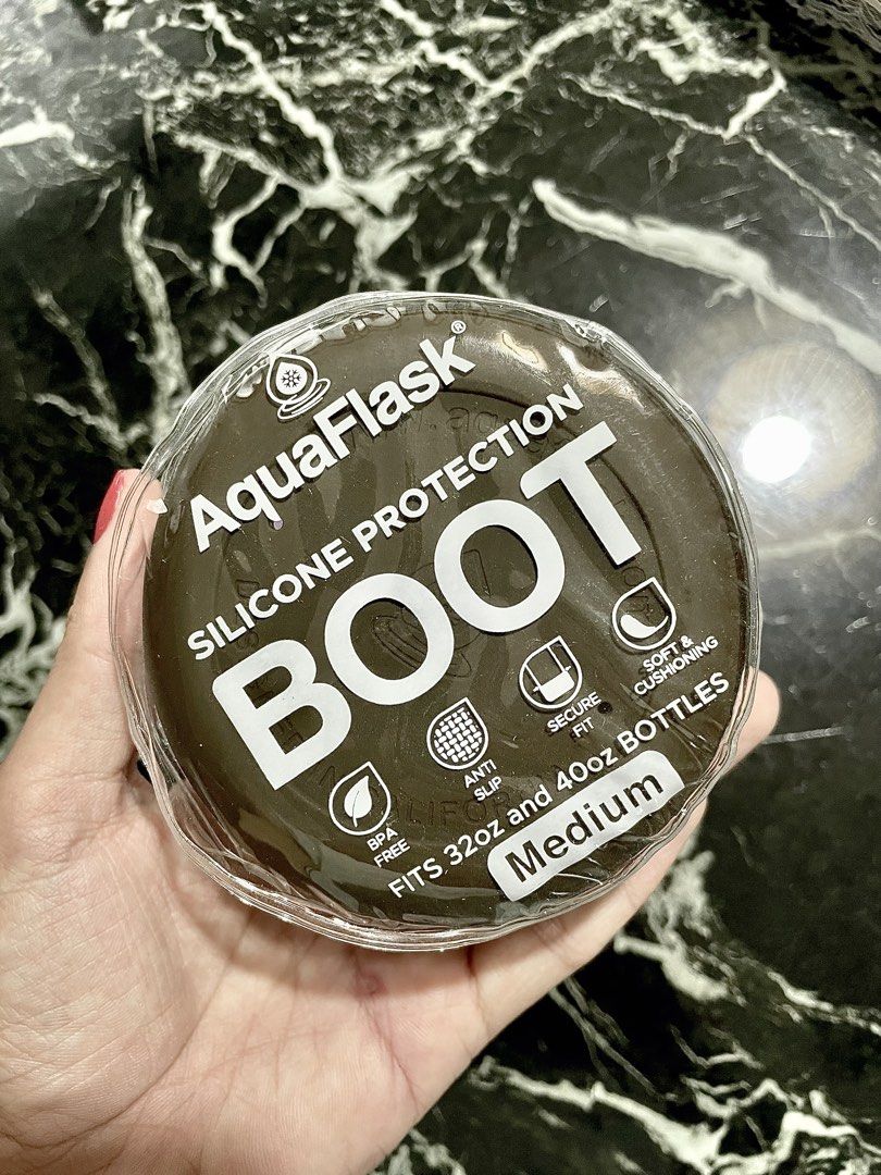 AquaFlask Booty Silicone Medium (Category: Beverages) located in Cabuyao City. Submitted by tomhonradaxx (Listing ID 1470412616, Image 2). Description: ‼️FOR SALE‼️ •Brand New AquaFlask Booty Silicone •B1T1 •Never Use or Open •Compatible with 32oz and 40oz •Medium Size •Rare Color •Price Still Negotiable .