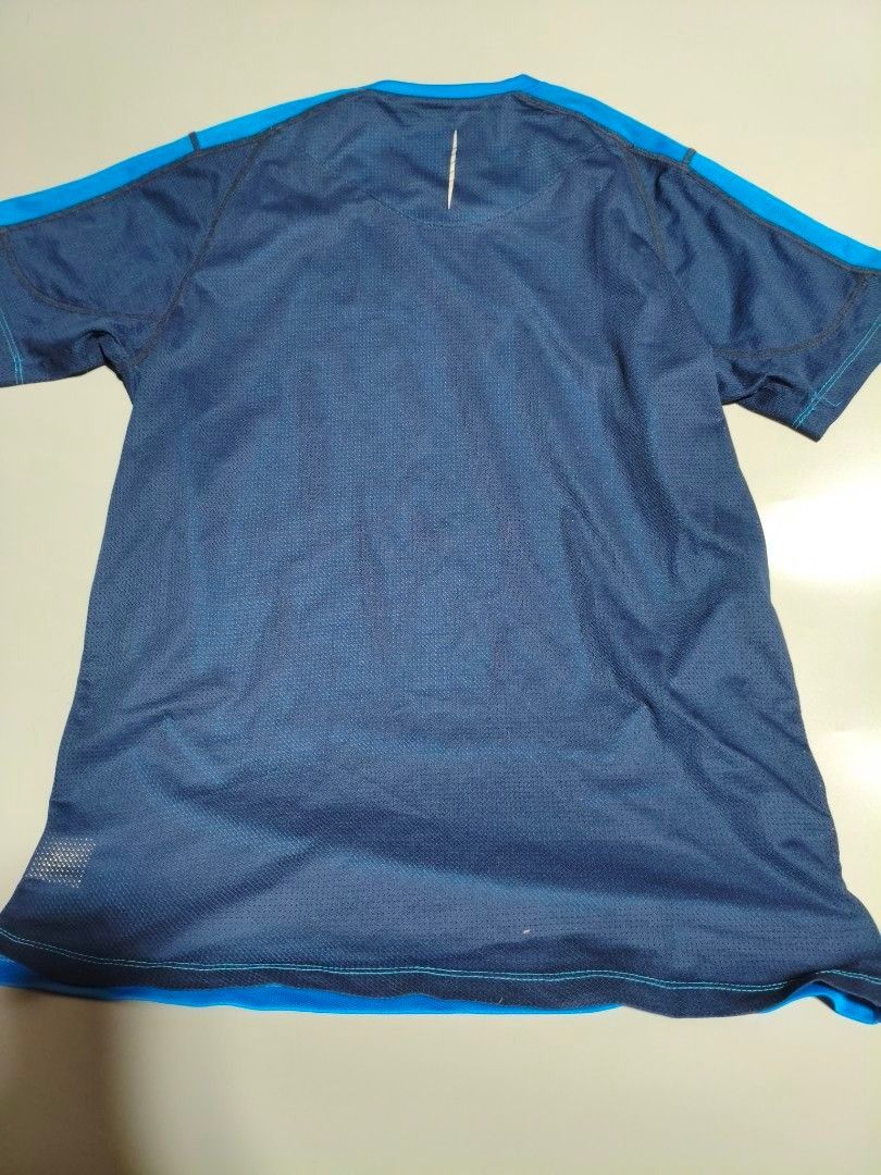 Arc'teryx Blue Athletic T-Shirt (Category: Activewear) located in Pasig City. Submitted by tobyrama (Listing ID 1470537006, Image 3). Description: ✔️ Brand: Arc’teryx ✔️ Design: Breathable Lightweight Shirt ✔️ Color: Blue ✔️ Condition: Has stains and signs of usage ✔️ Dimensions: length: 27 inches width: 19 inches Can do J&T shipping or Lalamove for same day delivery Can do meetup around BGC, Market! Market!, Eastwood, SM Megamall, Arcovia #Arcte