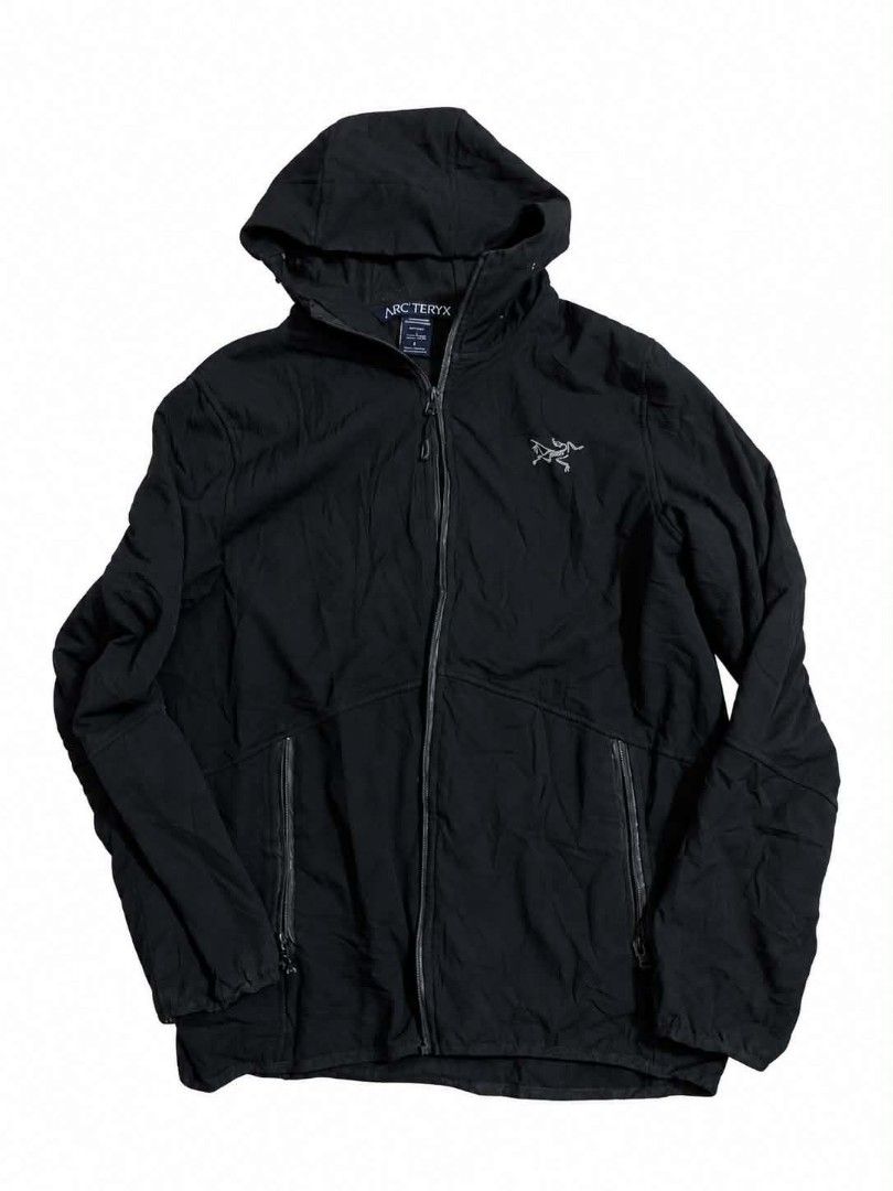 ARC'TERYX JACKET (Category: Coats, Jackets and Outerwear) located in Cagayan de Oro. Submitted by prieyaazenia_30 (Listing ID 1470447399, Image 1). Description: ARC'TERYX WINDBREAKER EXCELLENT 21.5/28 9.5COLORATE NO ISSUE.