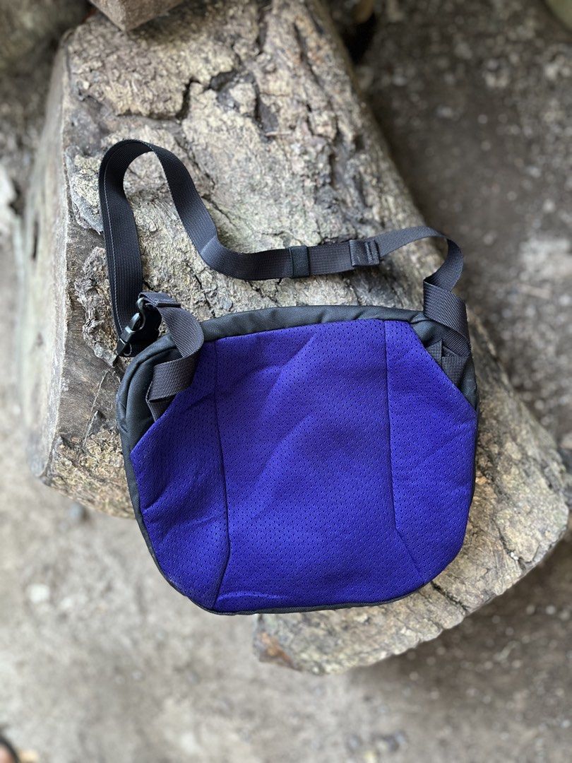 Arc'teryx Mantis 2 Waist Pack Black Purple (Category: Belt bags, Clutches and Pouches) located in Calabanga. Submitted by jijithriftcamarinessur (Listing ID 1470400939, Image 2). Description: - Brand: Arc'teryx Mantis 2 Waist Pack - Colorway: Sleek black with stylish purple zippers and back panel - Condition: Brand new, tags still attached inside (Pristine, clean inside and out) - Interior: White lining equipped with multiple organizational pocke