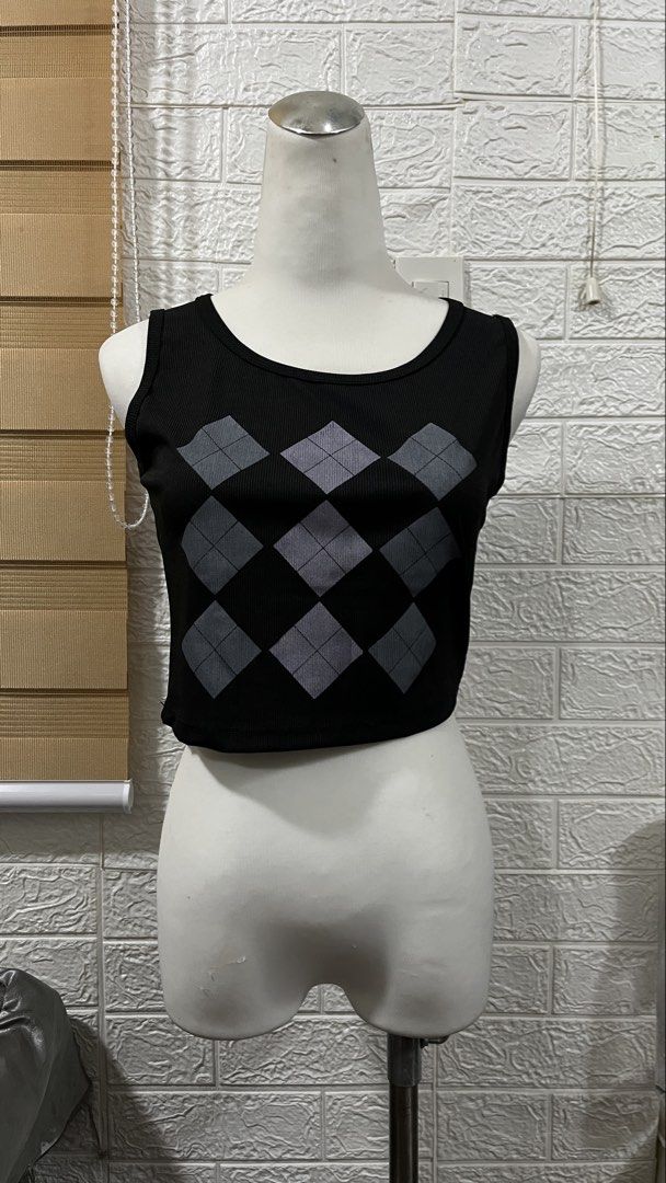 Argyle Print Ribbed Crop Top Bundle (2 Colors) (Category: Sleeveless) located in Cavite. Submitted by aureabiazon (Listing ID 1470360861, Image 2). Description: Size: Freesize 50 EACH (80 TAKE BOTH) MOP: gcash MOD: j&t or lalamove (sf shouldered by buyer) pm nalang po for more info🤗💗.
