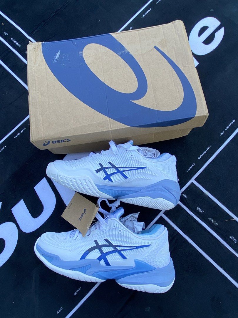Asics Ff3 Novak (Category: Racket and Ball Sports) located in Manila. Submitted by ejothegod (Listing ID 1470428662, Image 1). Description: Hi for sale po💙 Asics Ff3 Novak white/blue tuna 3k -Wrong size (US 6.5) -bought in online (live selling) Pickleball shoes / tennis shoes As is WYSIWYG Location kopo is Calamba/Lipa.