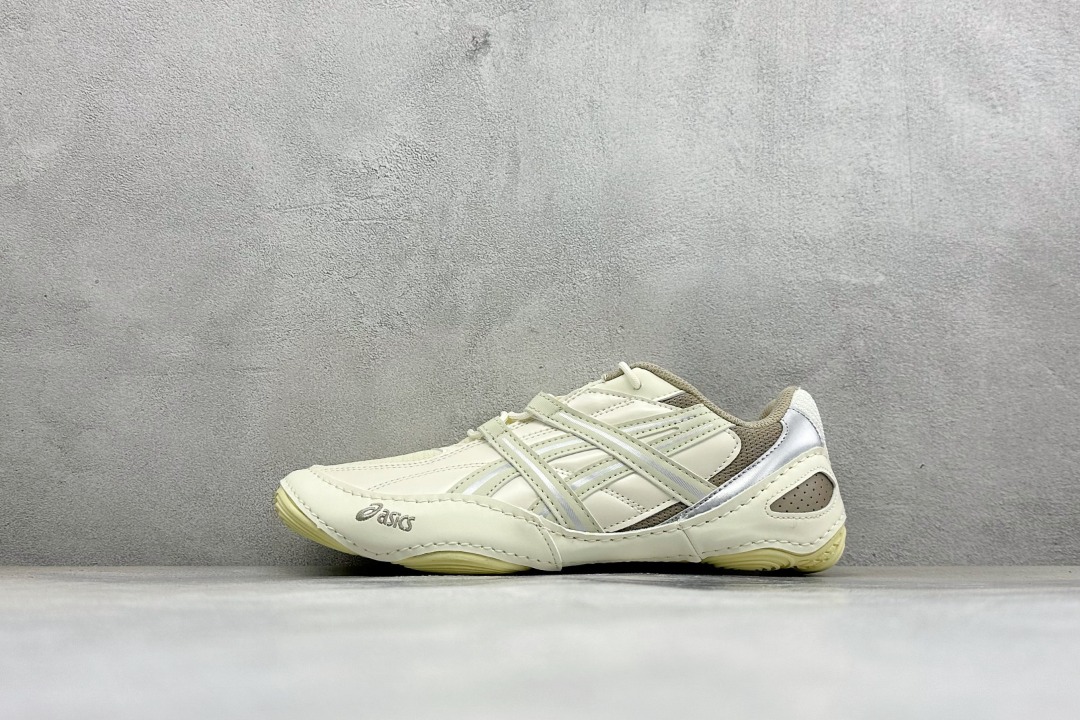 Asics Hypersync, Women's Fashion, Footwear, Sneakers on Carousell