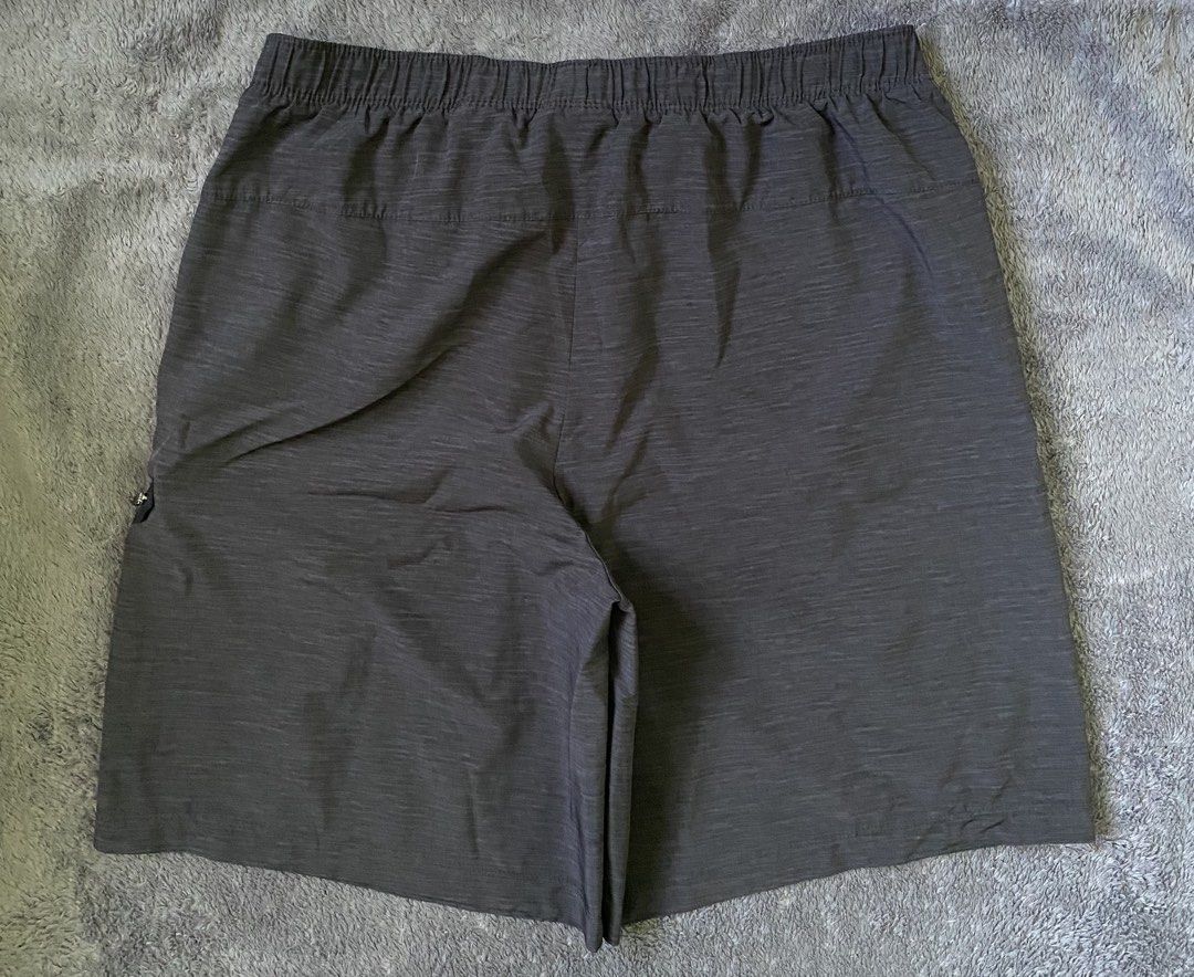 Asics Training Short (Category: Activewear) located in Cebu City. Submitted by markvoid (Listing ID 1470498366, Image 3). Description: Asics Training Short >Excellent Condition >Color Rate: 10/10 >Color May Vary Due To Light >Width: 30-34 (stretchable waistline) >length: 18 >Size: Medium >Price+SF >MOP: Gcash/Bank Transfer >Shipping: J&T Mandaue City.