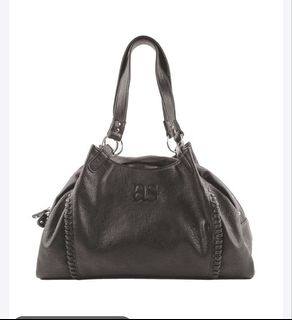 (Category: ) located in . Submitted by lilcloset.co (Listing ID 1470206829, Image 1). Description: .