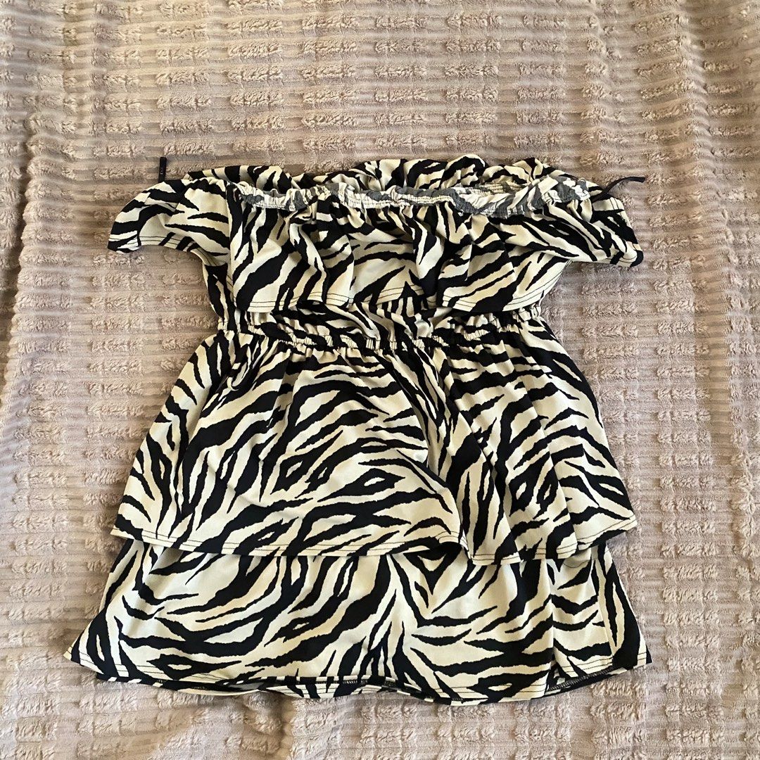 Assorted Clothes (SALE) (Category: Dresses) located in San Jacinto. Submitted by deeymsells (Listing ID 1470378079, Image 1). Description: - send pictures to claim - can send measurements / sizes via dm - can offer bundle price.
