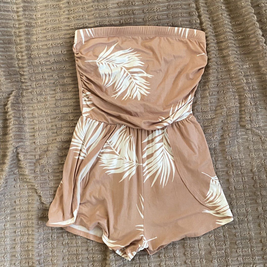 Assorted Clothes (SALE) (Category: Dresses) located in San Jacinto. Submitted by deeymsells (Listing ID 1470378079, Image 2). Description: - send pictures to claim - can send measurements / sizes via dm - can offer bundle price.