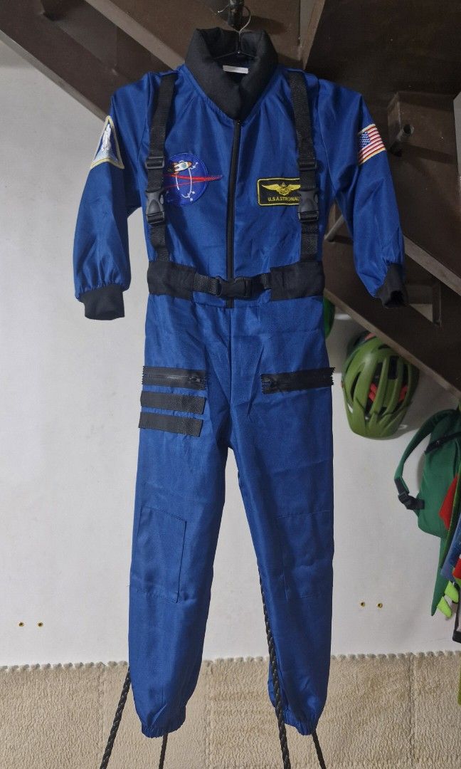 Astronaut (Blue) suit (5-7 yo) #halloween (Category: Babies & Kids Fashion) located in Marikina City. Submitted by thebaus.closet (Listing ID 1470423972, Image 3). Description: □bought from US Amazon (Oct2026) □worn once □may fit up to petite 8yo □garterized at ankle □RFS: will not use anymore.