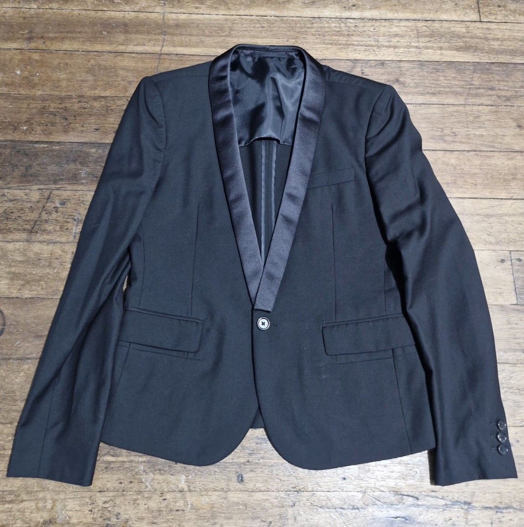 At 20 Black Tuxedo Blazer Shawl Lapel Single Button (Category: Coats, Jackets and Outerwear) located in Manila. Submitted by blackstarharpoon (Listing ID 1470523872, Image 1). Description: - Color: Black - Style: Formal tuxedo blazer with satin shawl lapel - Closure: Single-button front - Pockets: 2 front flap pockets, 1 chest welt pocket - Details: 4-button cuff, full satin lining - Best for: Weddings, dinners, parties, and formal events - Condi