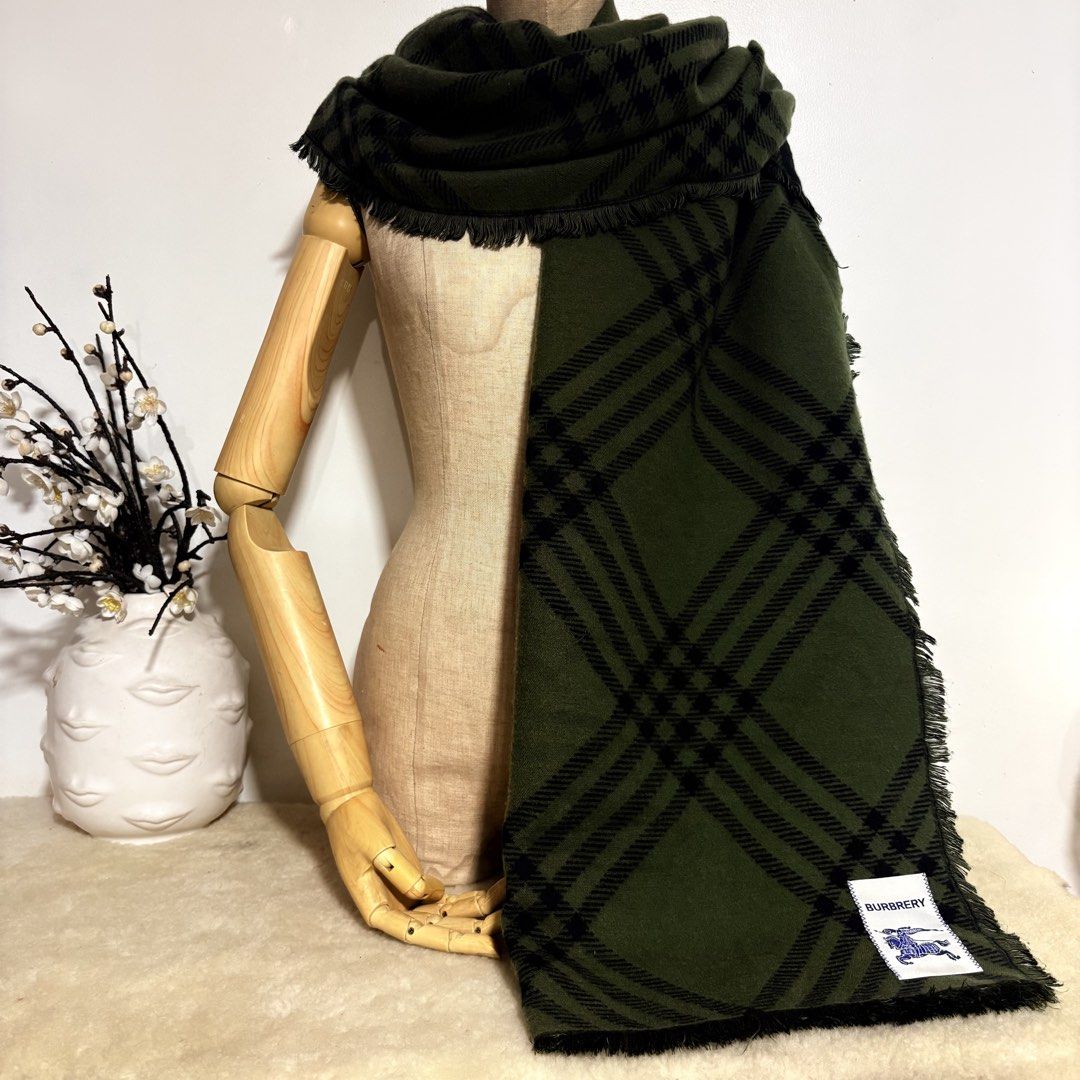 Authentic Burberry Wide Check Wool Big Long Winter Scarf (Category: Scarves) located in Binangonan. Submitted by makoleksyon (Listing ID 1470526592, Image 1). Description: Excellent condition Like new No flaws Super soft nito Reversible Ganda nito pwede pang travel blanket Bought in Japan 💯% Authentic Money back guarantee .
